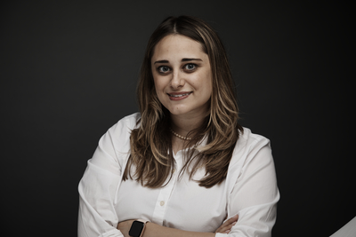 Laura Moreines Headshot