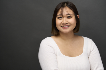 Baomi Phung Headshot